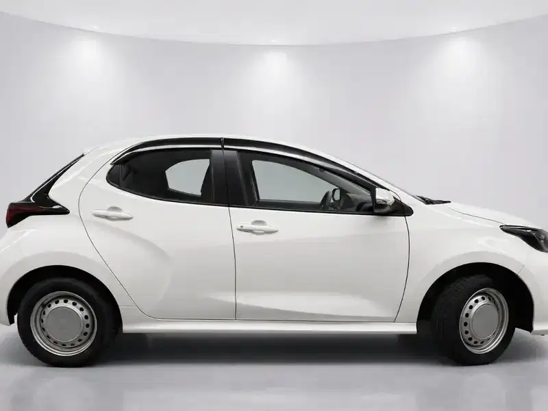 6 - TOYOTA YARIS 6 - TOYOTA YARIS
