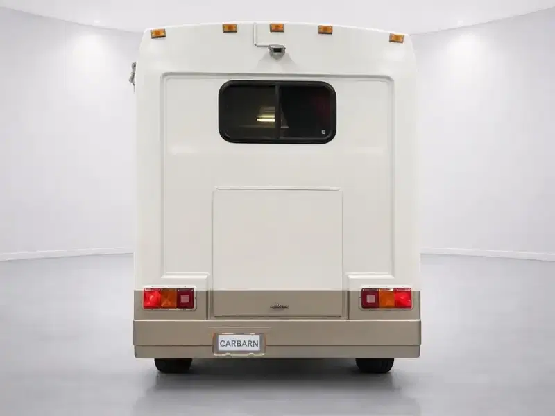 3 - TOYOTA Hiace 3 - TOYOTA Hiace