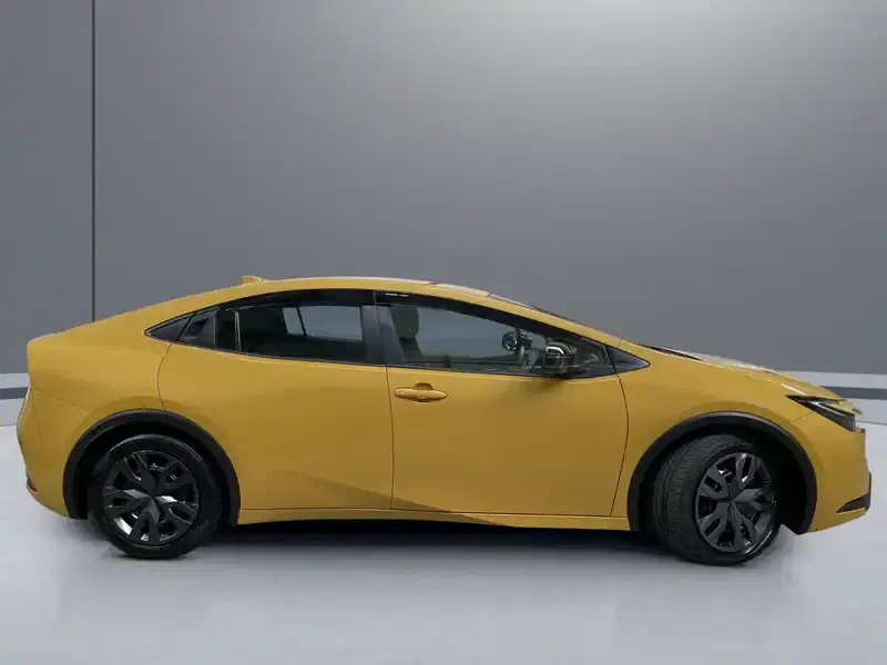 6 - TOYOTA Prius 6 - TOYOTA Prius