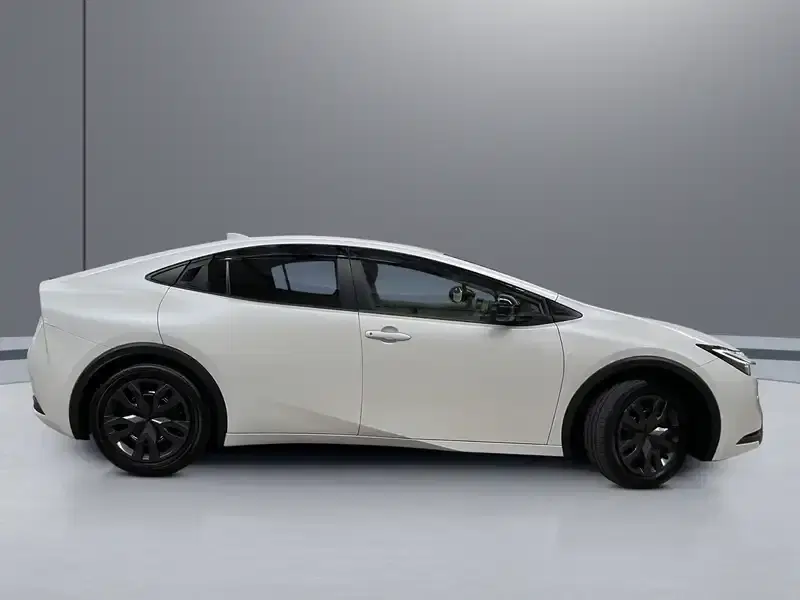 6 - TOYOTA Prius 6 - TOYOTA Prius
