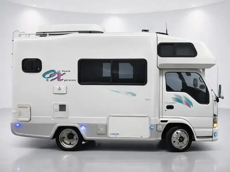 6 - ISUZU ELF 6 - ISUZU ELF