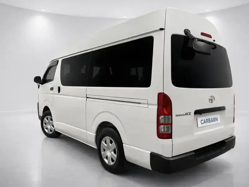 3 - TOYOTA Hiace 3 - TOYOTA Hiace