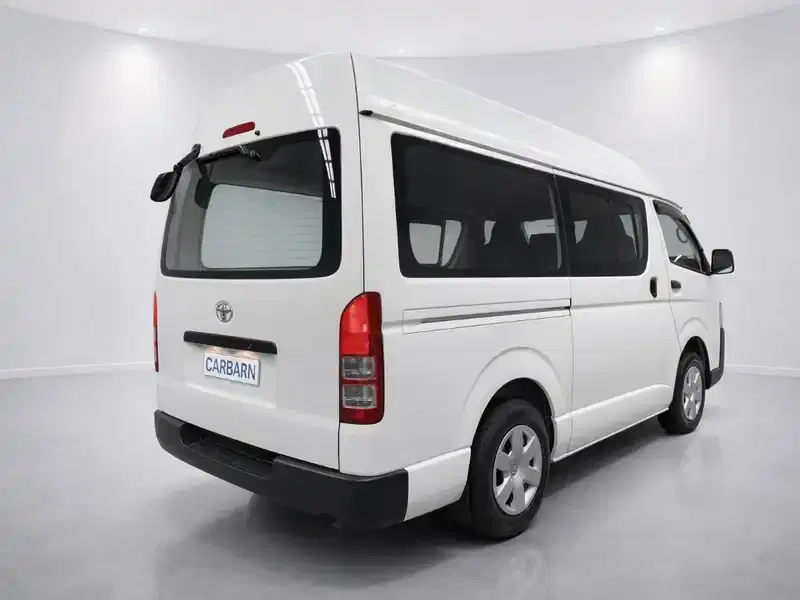4 - TOYOTA Hiace 4 - TOYOTA Hiace