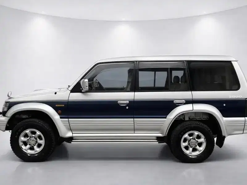 2 - MITSUBISHI Pajero 2 - MITSUBISHI Pajero