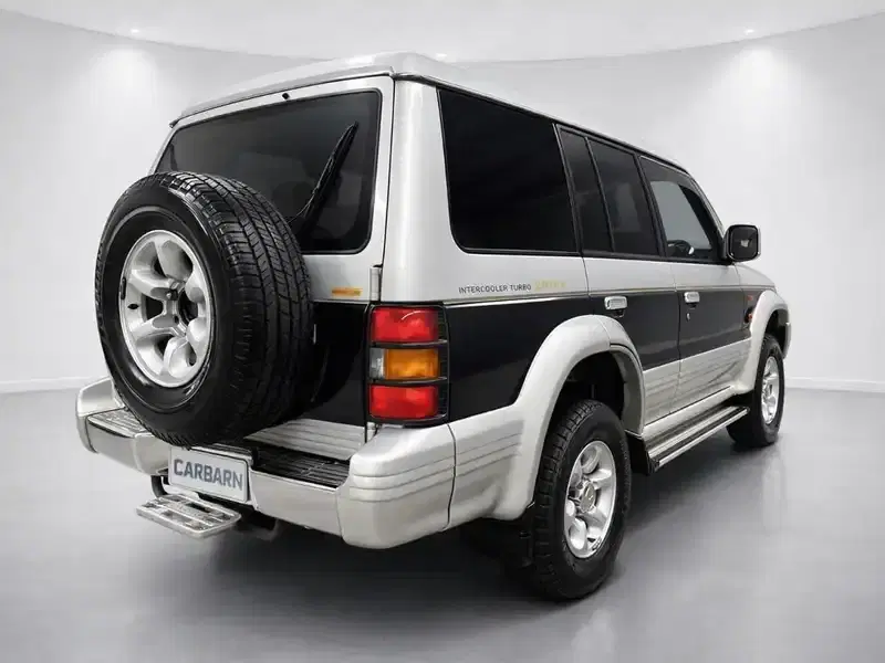 5 - MITSUBISHI Pajero 5 - MITSUBISHI Pajero