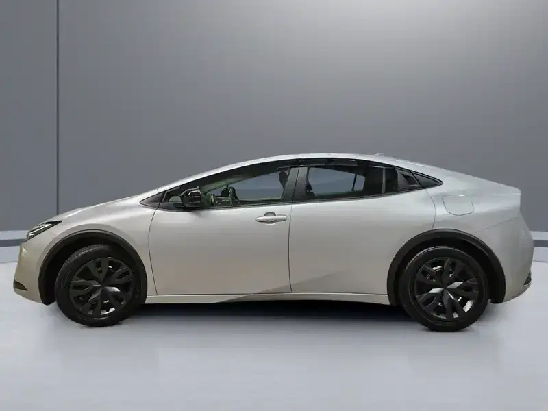 2 - TOYOTA Prius 2 - TOYOTA Prius