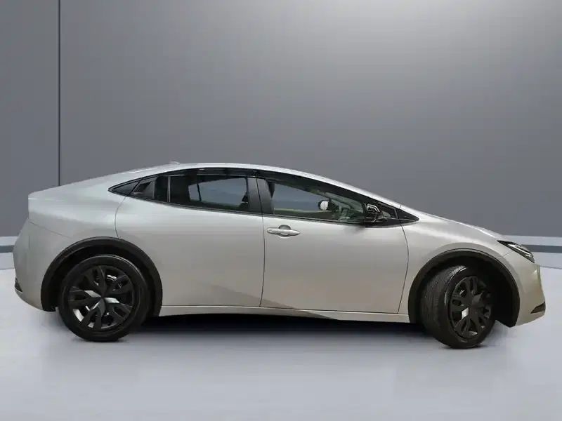 6 - TOYOTA Prius 6 - TOYOTA Prius