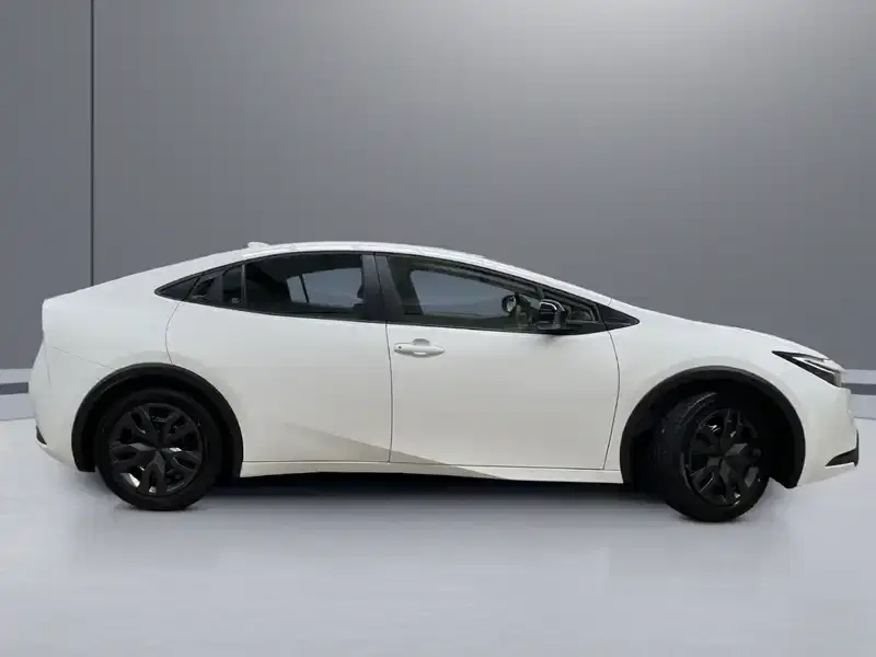6 - TOYOTA Prius 6 - TOYOTA Prius
