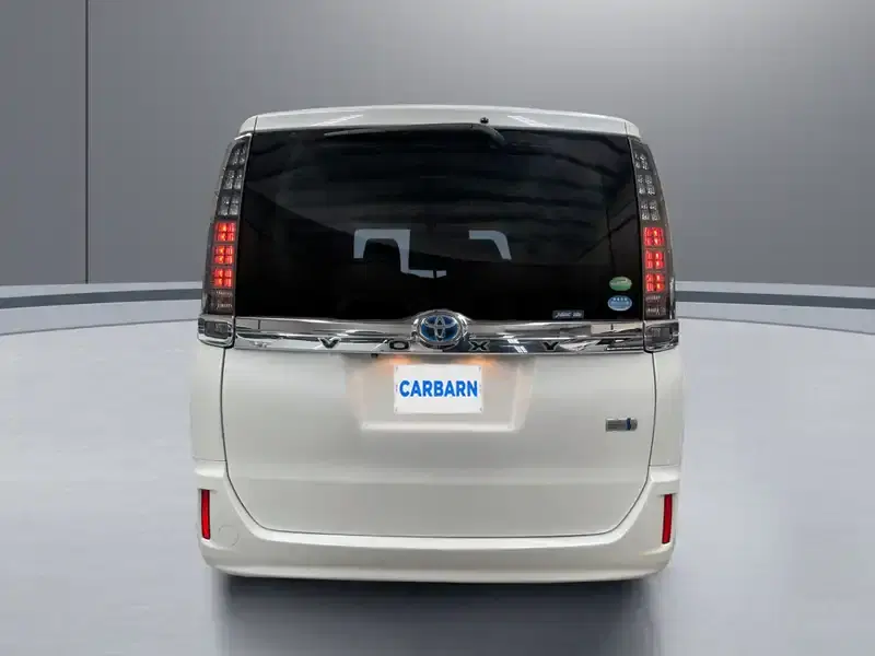 4 - TOYOTA Voxy 4 - TOYOTA Voxy