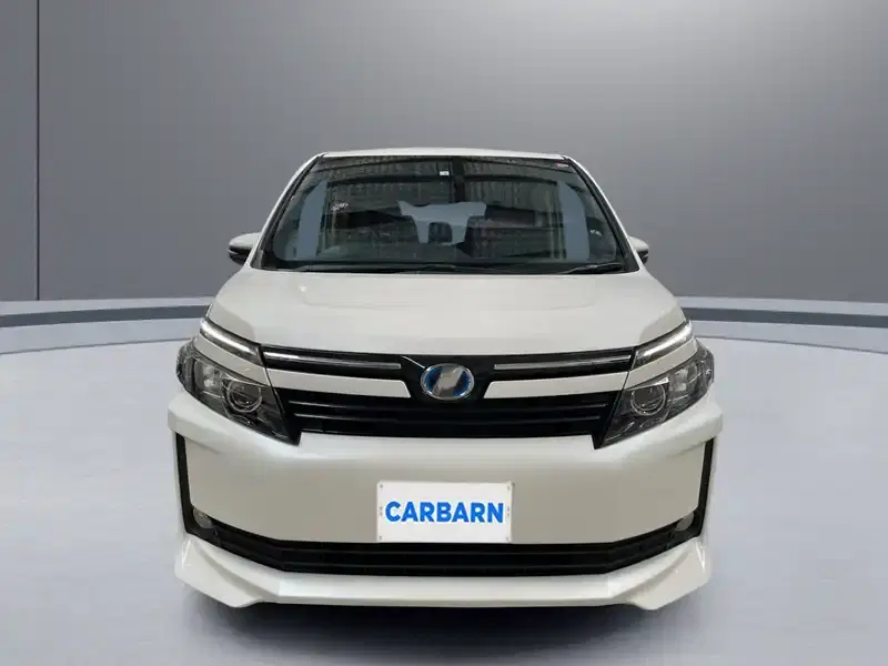 7 - TOYOTA Voxy 7 - TOYOTA Voxy