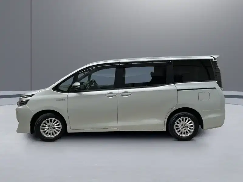 2 - TOYOTA Voxy 2 - TOYOTA Voxy