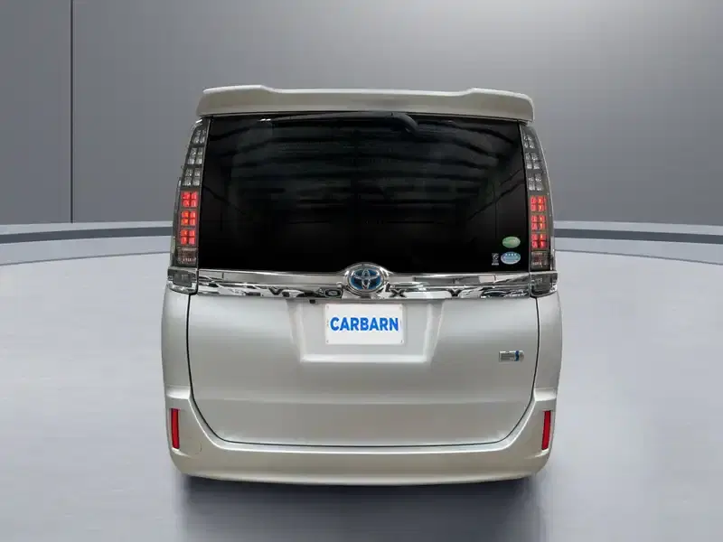 4 - TOYOTA Voxy 4 - TOYOTA Voxy