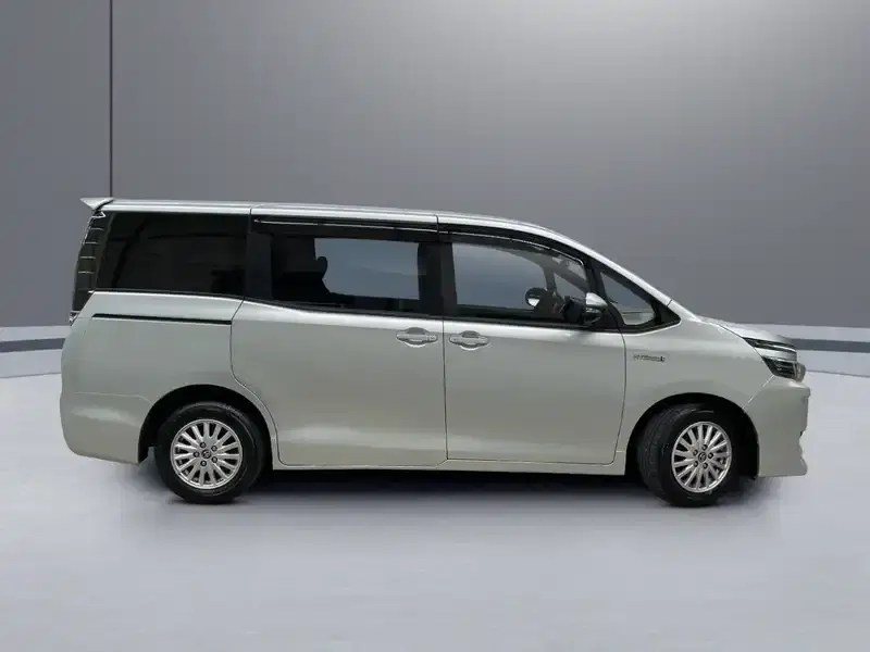 6 - TOYOTA Voxy 6 - TOYOTA Voxy