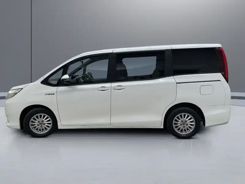 2 - TOYOTA Noah 2 - TOYOTA Noah