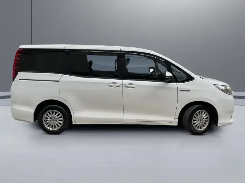 6 - TOYOTA Noah 6 - TOYOTA Noah