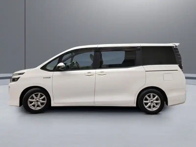 2 - TOYOTA Voxy 2 - TOYOTA Voxy