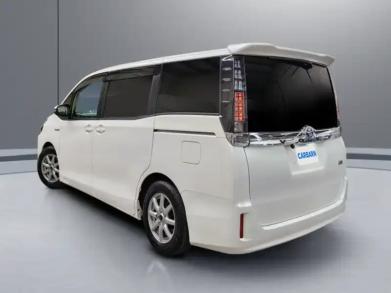 3 - TOYOTA Voxy 3 - TOYOTA Voxy
