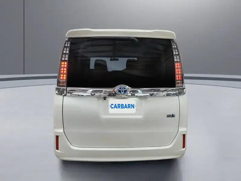 4 - TOYOTA Voxy 4 - TOYOTA Voxy