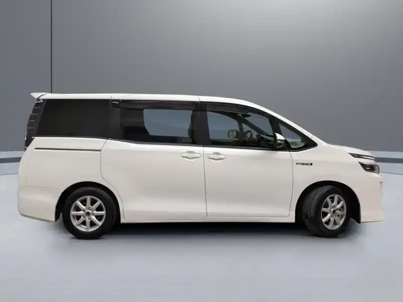 6 - TOYOTA Voxy 6 - TOYOTA Voxy
