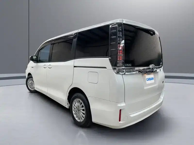 3 - TOYOTA Voxy 3 - TOYOTA Voxy