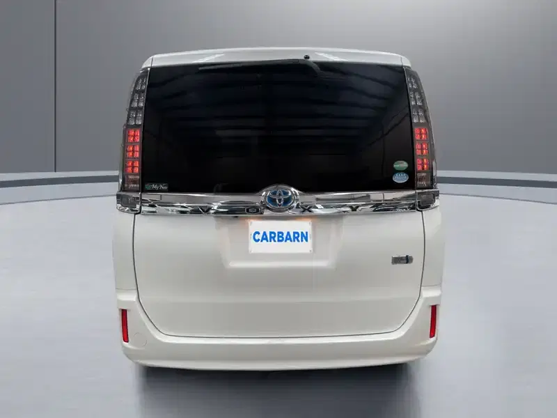 4 - TOYOTA Voxy 4 - TOYOTA Voxy