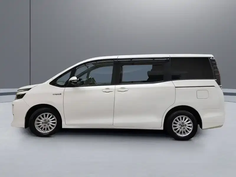 2 - TOYOTA Voxy 2 - TOYOTA Voxy