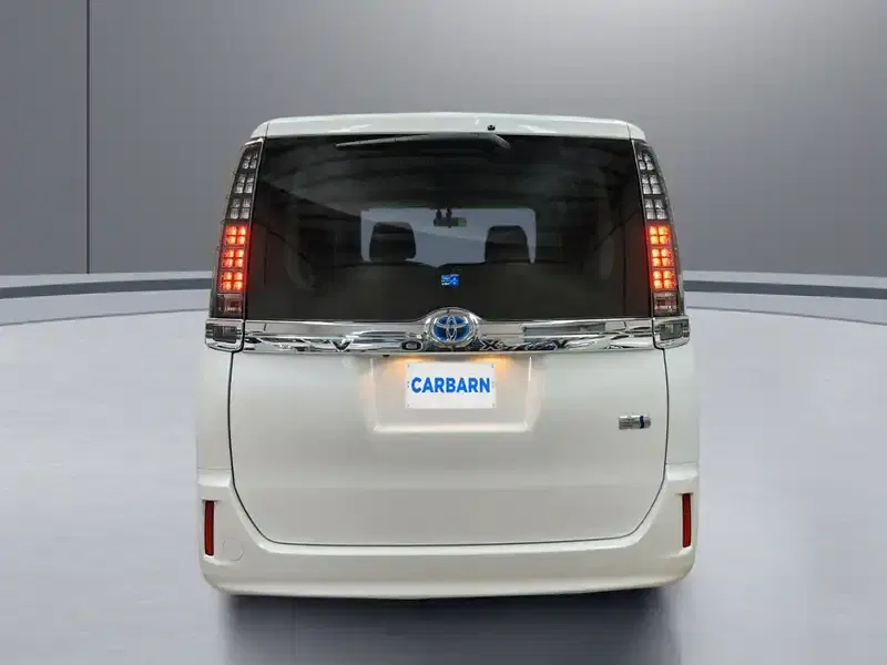 4 - TOYOTA Voxy 4 - TOYOTA Voxy