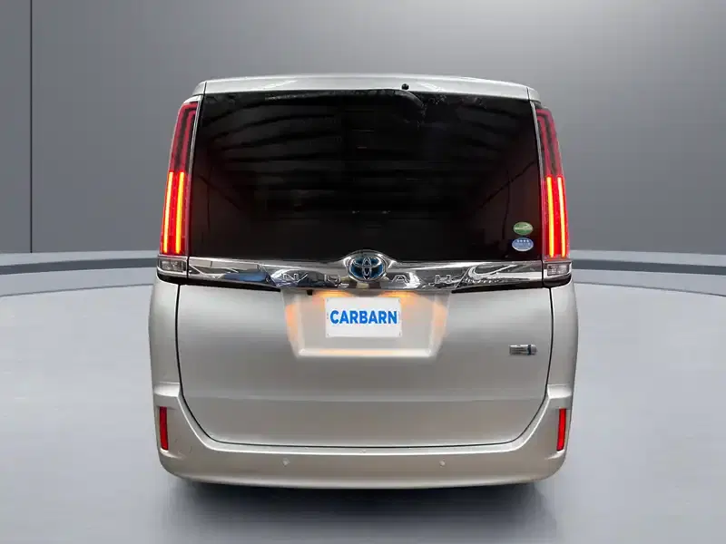 4 - TOYOTA Noah 4 - TOYOTA Noah