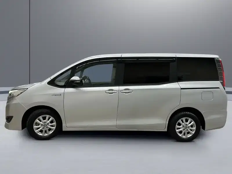 2 - TOYOTA Noah 2 - TOYOTA Noah