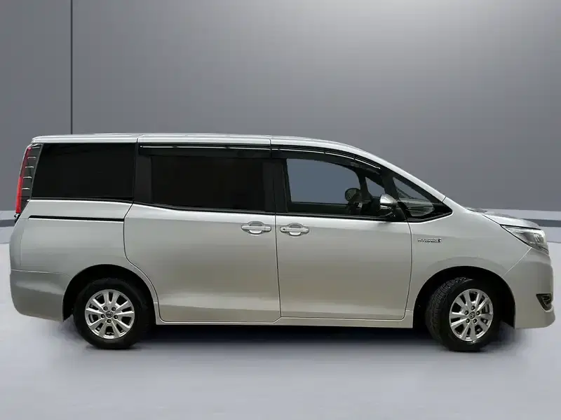6 - TOYOTA Noah 6 - TOYOTA Noah