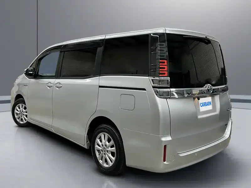 3 - TOYOTA Voxy 3 - TOYOTA Voxy