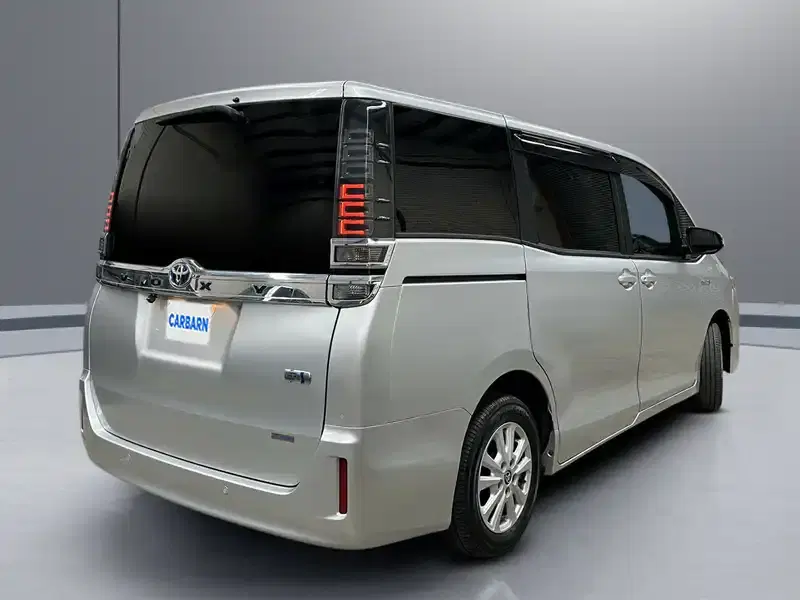 5 - TOYOTA Voxy 5 - TOYOTA Voxy