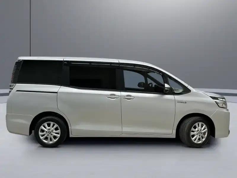 6 - TOYOTA Voxy 6 - TOYOTA Voxy