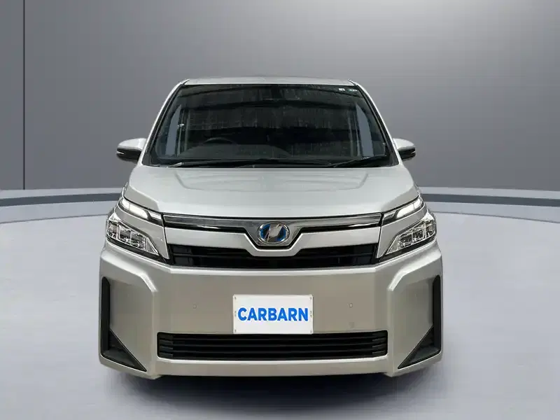 7 - TOYOTA Voxy 7 - TOYOTA Voxy