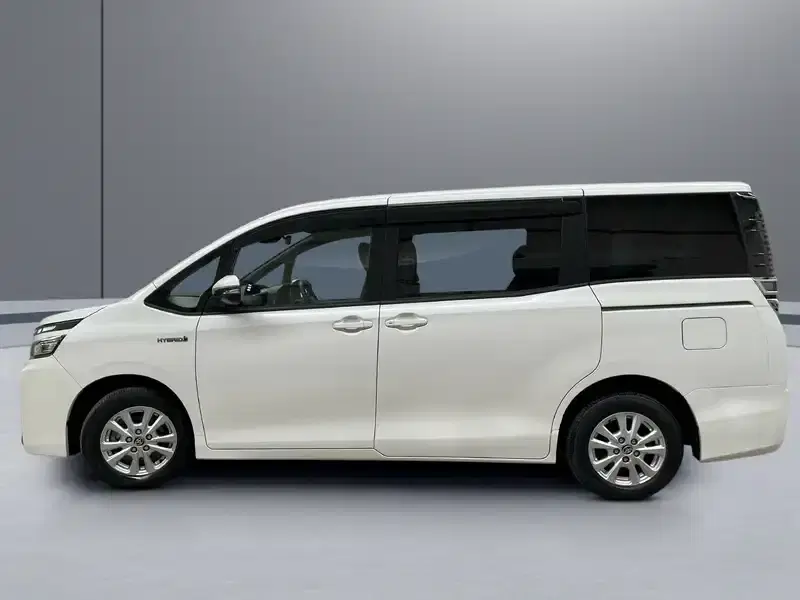 2 - TOYOTA Voxy 2 - TOYOTA Voxy