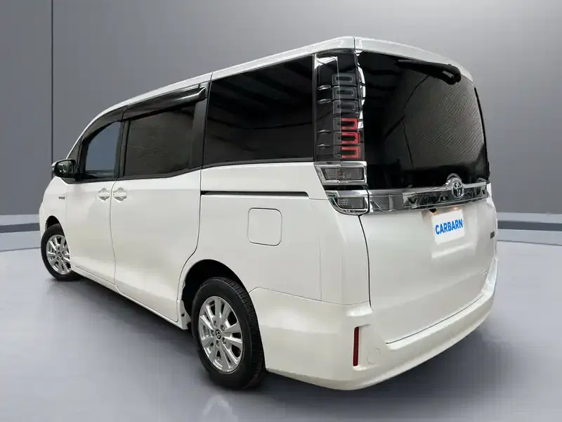 3 - TOYOTA Voxy 3 - TOYOTA Voxy