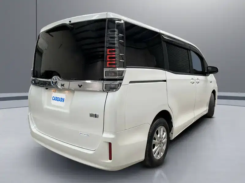 5 - TOYOTA Voxy 5 - TOYOTA Voxy