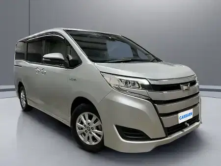2020 Toyota Noah 33,287 km 2020 Toyota Noah 33,287 km